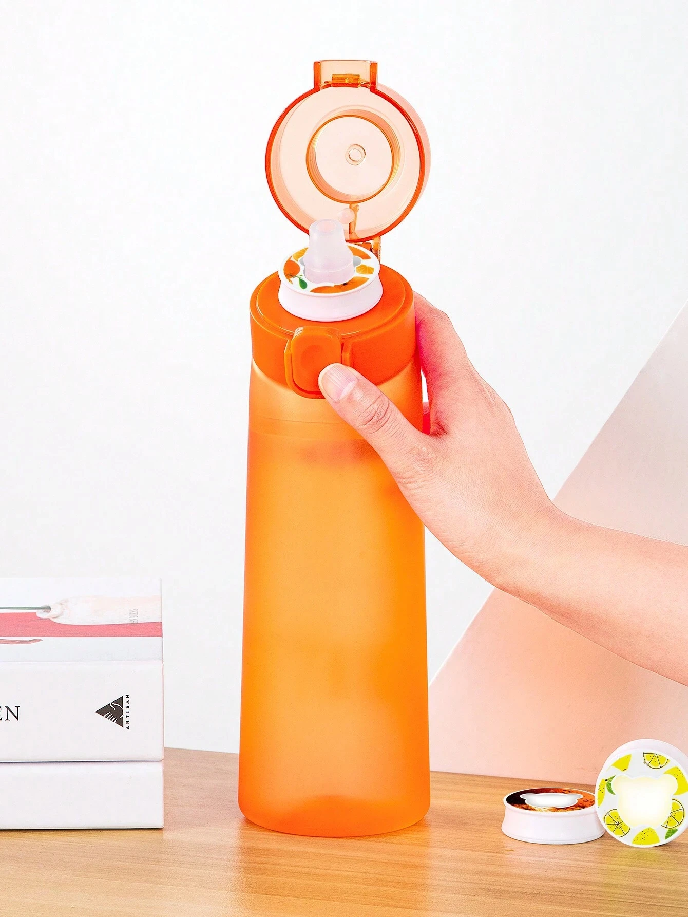 1 bouteille d'eau à air avec 1 dosette de saveur aléatoire portable transparente avec paille anti-fuite adaptée aux sports de plein air