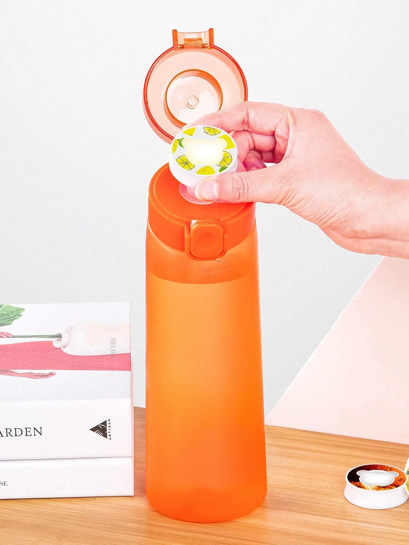 1 bouteille d'eau à air avec 1 dosette de saveur aléatoire portable transparente avec paille anti-fuite adaptée aux sports de plein air