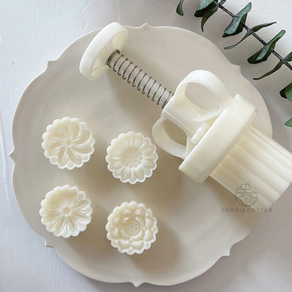 Tampon à Biscuits Fleur de Lune – Pressé à la Main